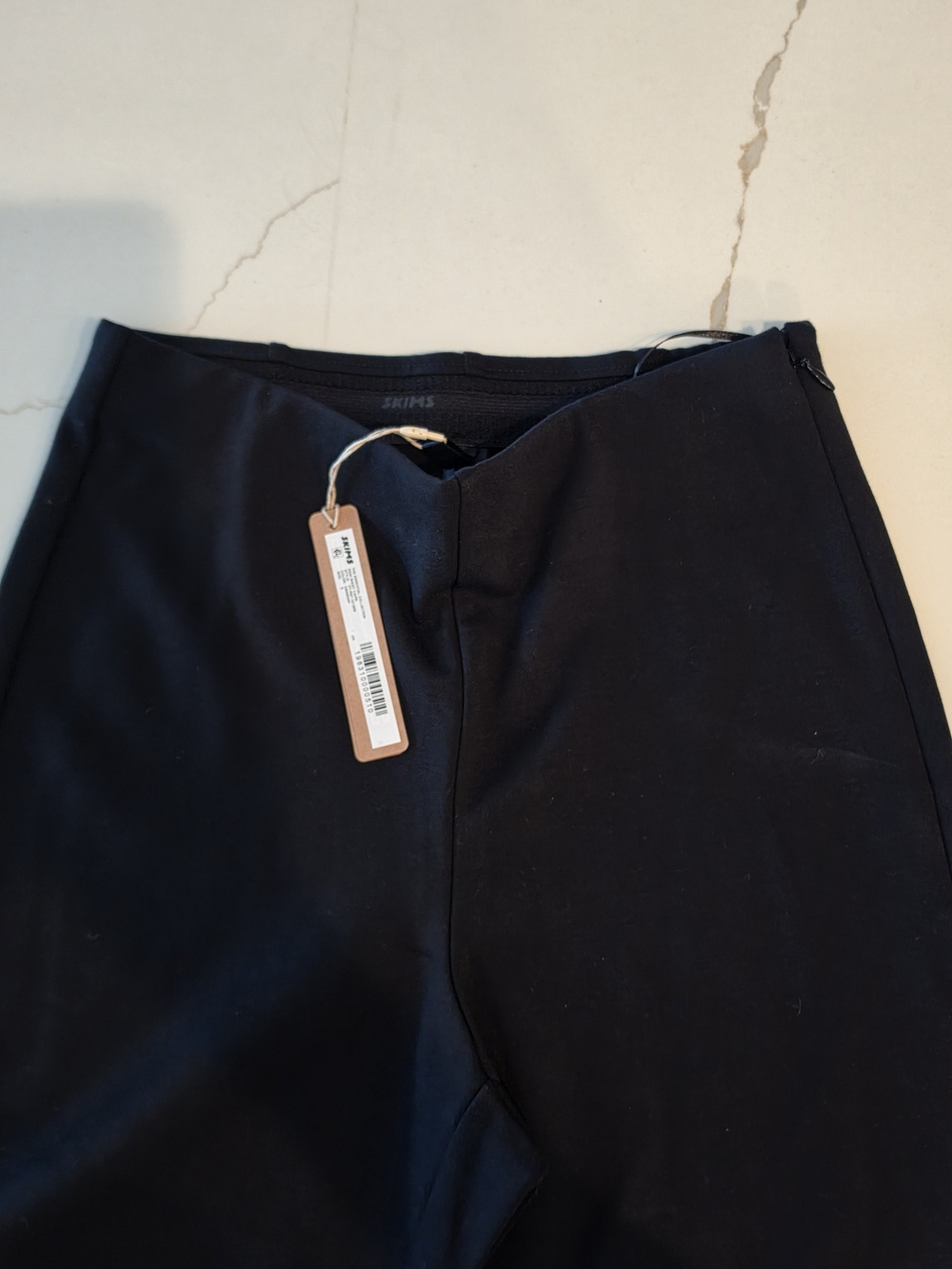 Skims High-Waisted Capri. NWT Size Small - Picture 2 of 3